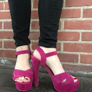 Steve Madden Magenta Pumps